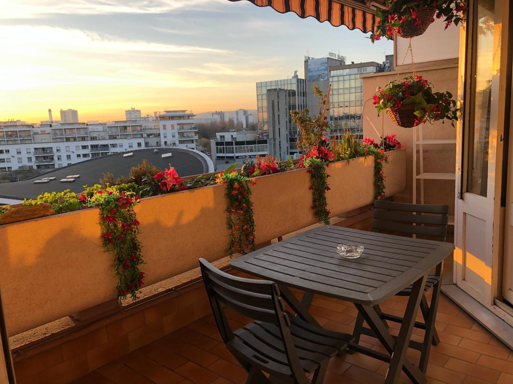 Chambre Privee En Colocation Dans Un Appartement Vaulx En Velin Centre エクステリア 写真
