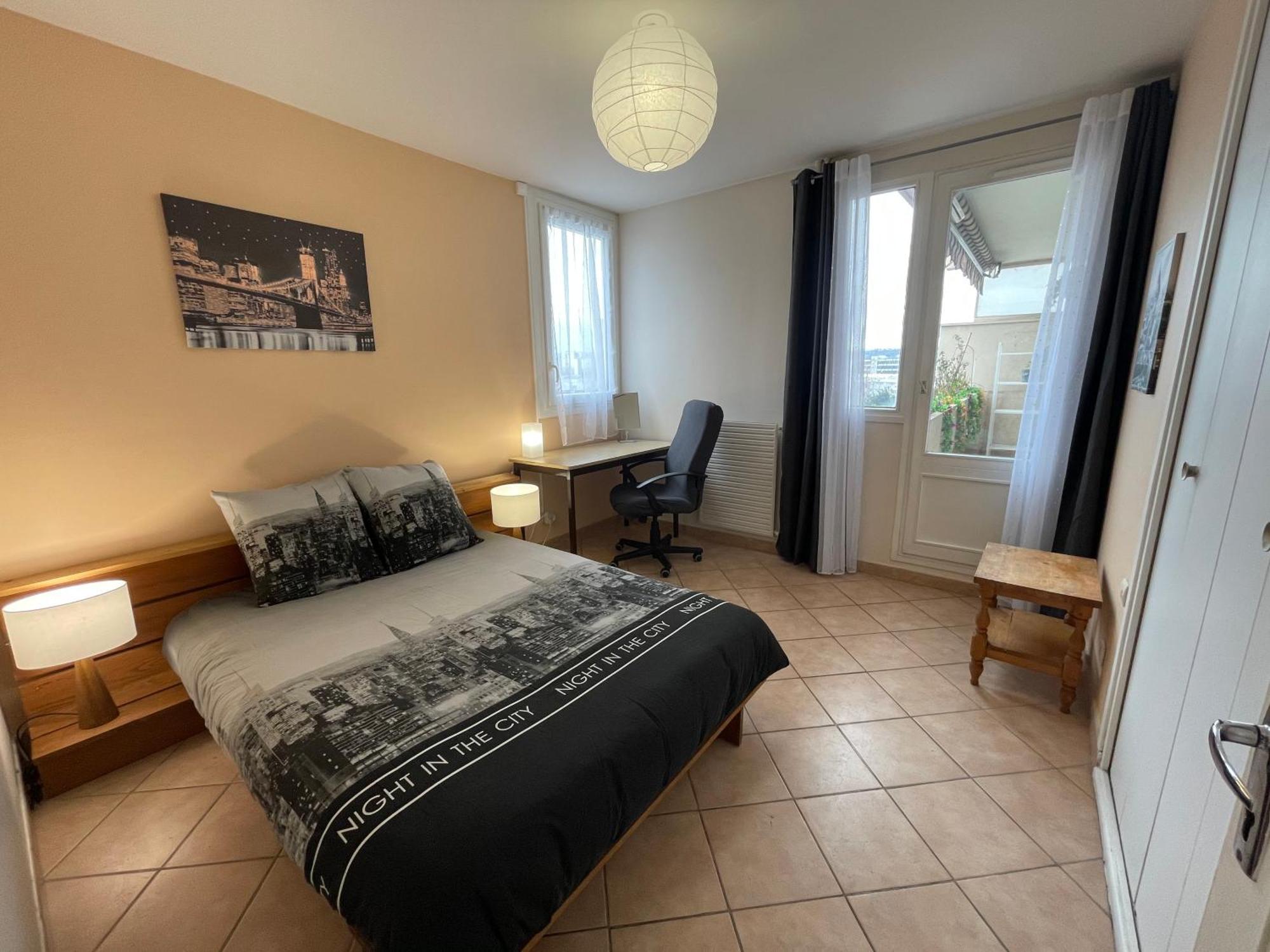Chambre Privee En Colocation Dans Un Appartement Vaulx En Velin Centre エクステリア 写真