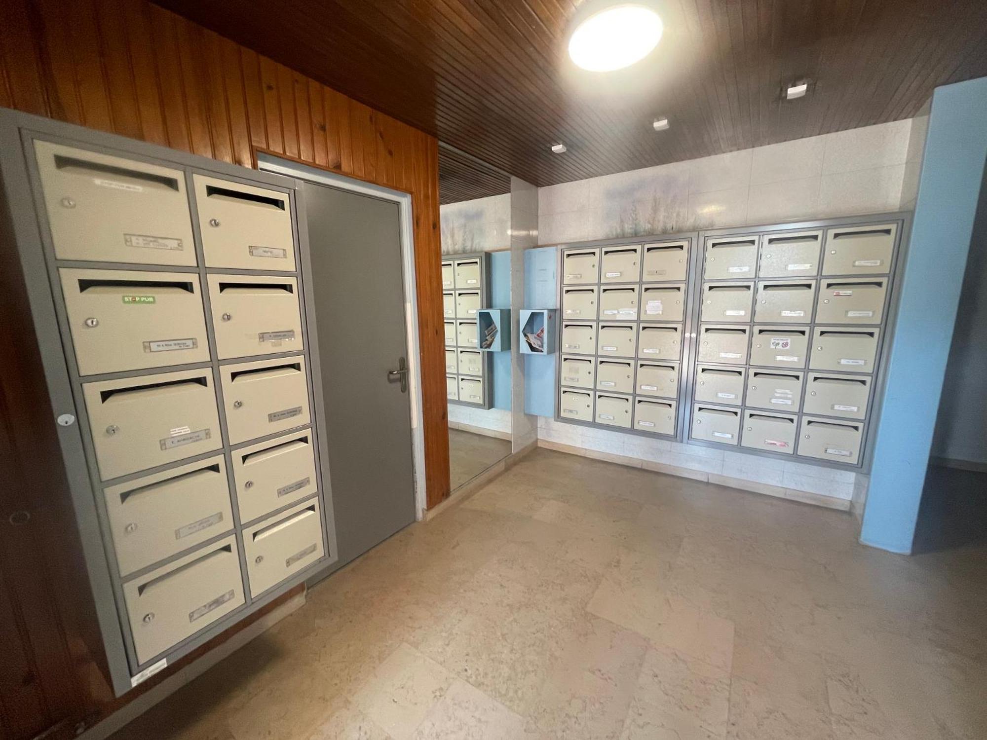 Chambre Privee En Colocation Dans Un Appartement Vaulx En Velin Centre エクステリア 写真
